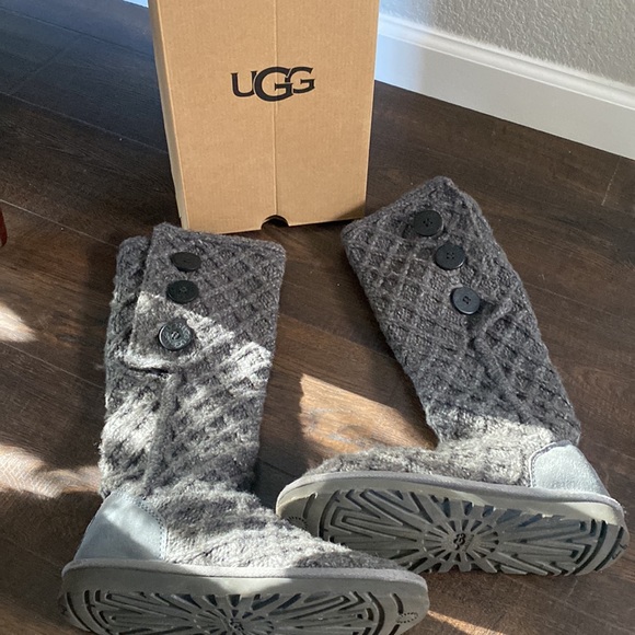 Uggs grey knitted size 7 no box - Picture 2 of 8